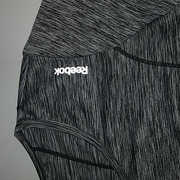 Reebok Heather grey short sleeve dynamic fitted training top top M - Picture 2 of 7